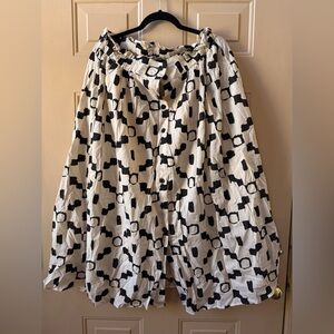 H&M Black and White Abstract A-Line Skirt